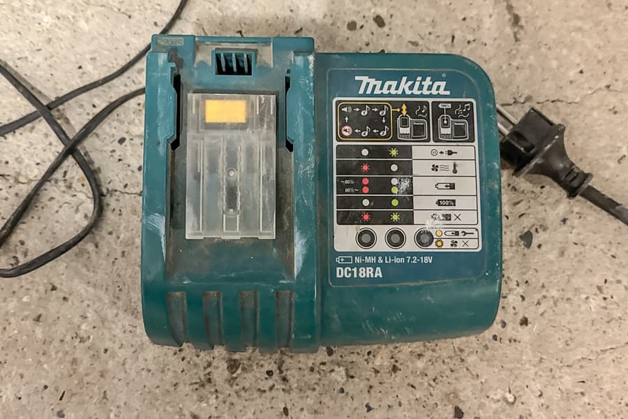Ladegerät Makita DC18RA